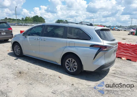 2024 Toyota Sienna Xle z USA, uszkodzony, nr VIN 5TDYRKEC3RS189941